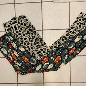 EUC lularoe leggings, nightmare before Christmas